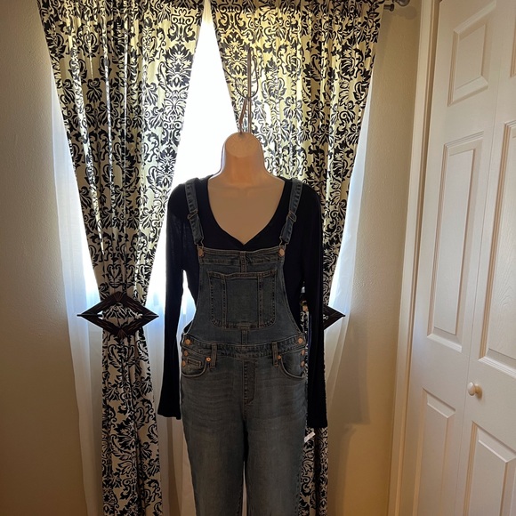 Universal Threads OVERALLS - Picture 4 of 10